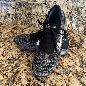 Nike vapormax women’s sneakers